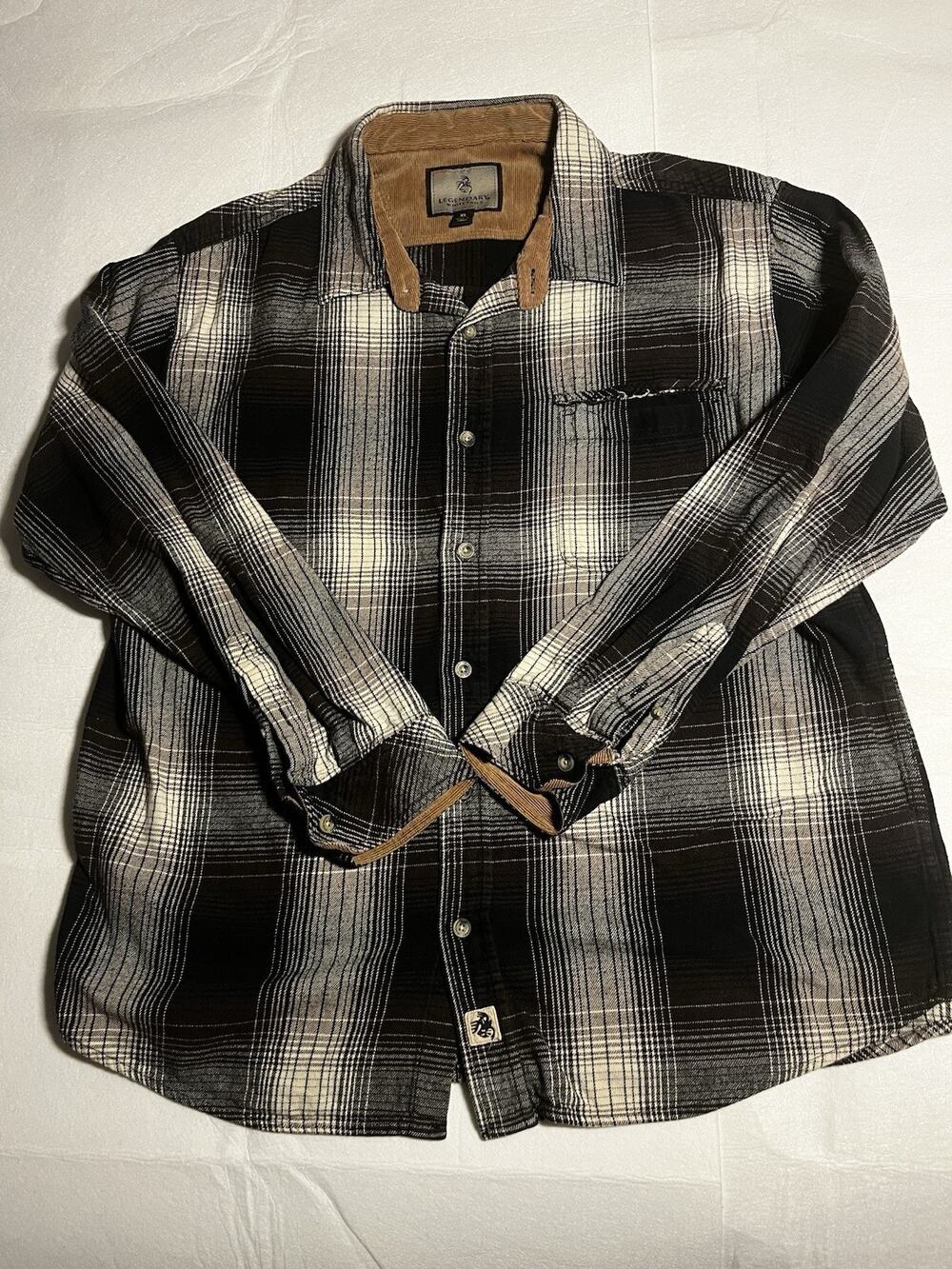 Legendary Whitetails Men’s XL Flannel Shirt Black Gray Plaid Corduroy Collar